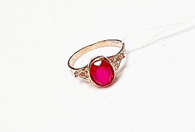 Золотое кольцо с синтетическим камнем р.19,5