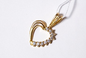 Золотая подвеска с фианитами