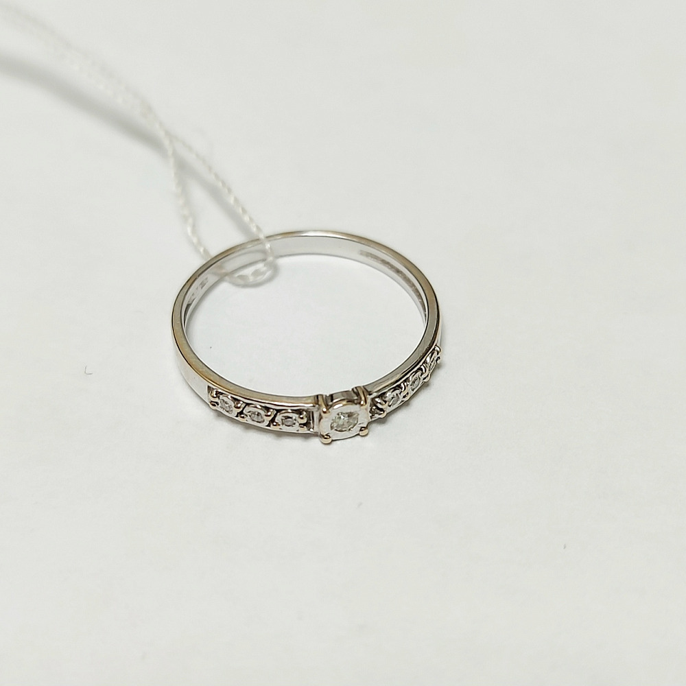 Золотое кольцо  с бриллиантами 16 р-р Золотое кольцо  с бриллиантами 16 р-р