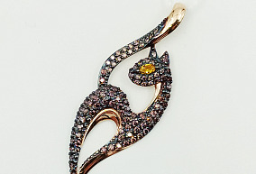 Золотая подвеска с фианитами