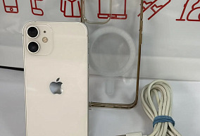Сотовый телефон iPhone  12 mini 3 64  царап потерт  шнур зу