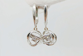 Золотые серьги с бриллиантами 