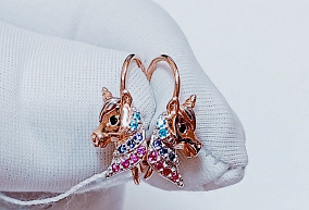 Золотая серьга с Фианитами