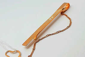 Золотой зажим для галстука Золотой зажим для галстука