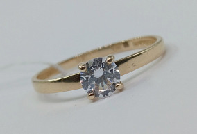 Золотое кольцо с фианитом р-р 17,5