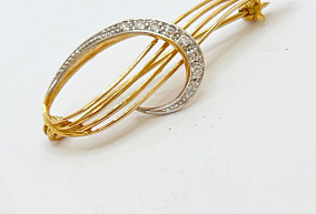 Золотая брошь с фианитами