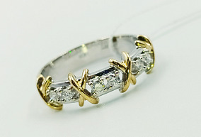 Золотое кольцо с бриллиантами 17 р-р