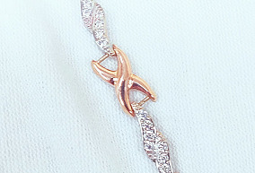 Браслет с синтетическим камнем 