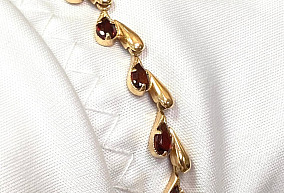 Браслет с гранатом