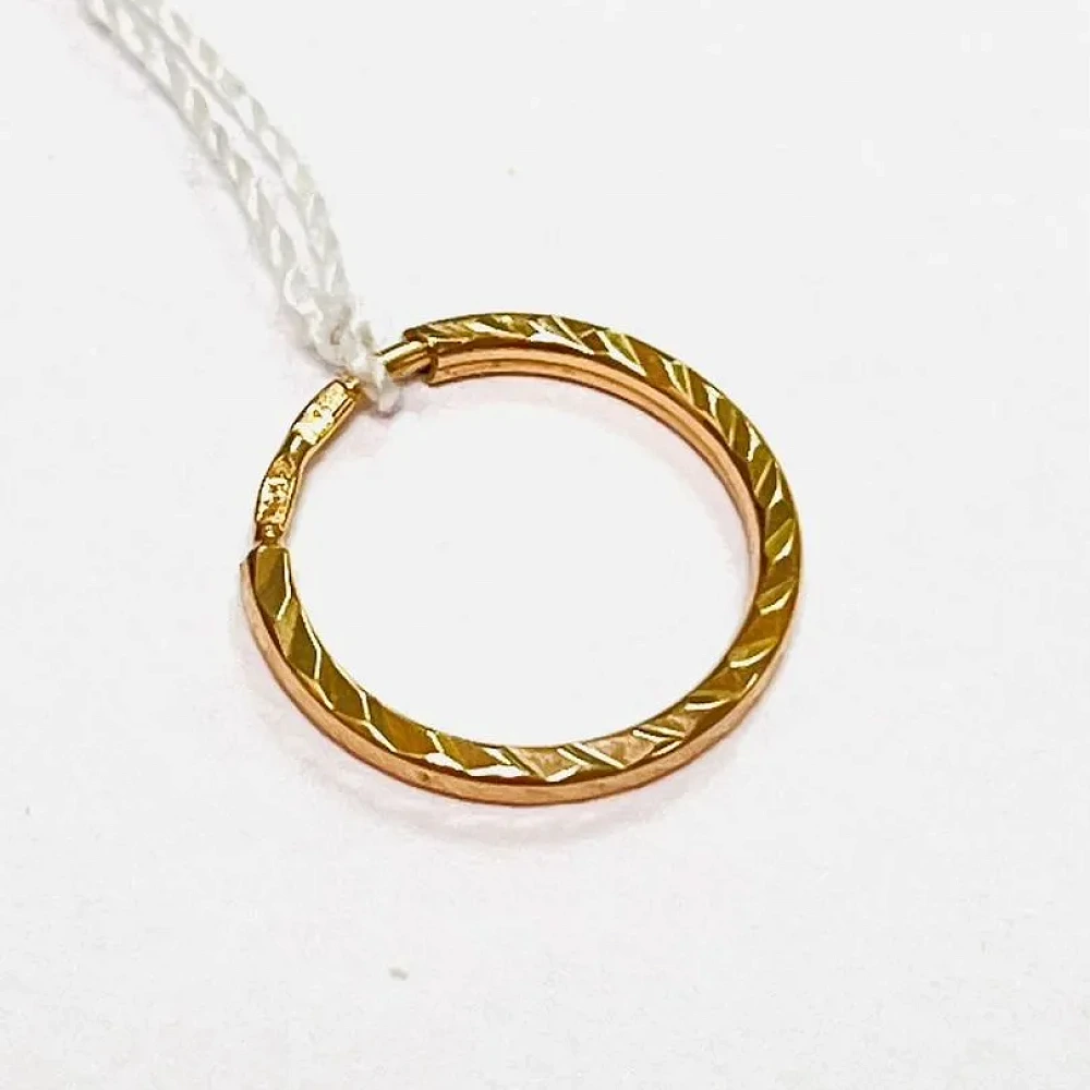 Золотая серьга Золотая серьга