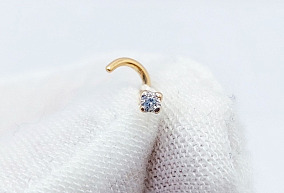 Золотой пирсинг с бриллиантом