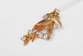 Золотая подвеска с фианитами