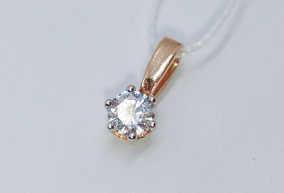 Золотая подвеска с фианитом