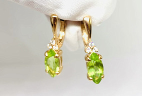 Золотые серьги с хризолитами и фианитами