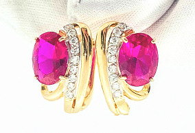 Золотые серьги с синтетическим камнем