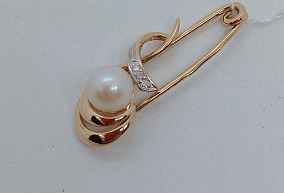 Золотая брошь с бриллиантами и жемчугом