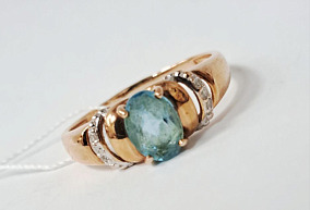 Золоте кольцо с топазом и бриллиантами 17 р-р