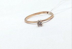  Золотое кольцо с бриллиантом 16,5 р