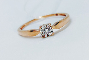 Золотое кольцо с бриллиантом 16,5 р-р