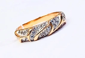 Золотое кольцо с фианитами
