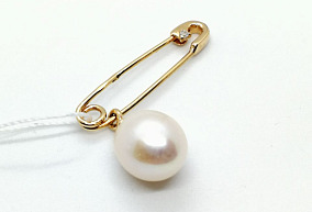 Золотая брошь с жемчугом