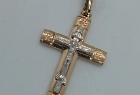 Золотая подвека с фианитом