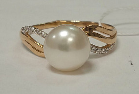 Золотое кольцо с жемчугом и фианитами 17,5р
