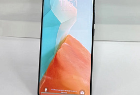 Сотовый телефон TECNO  Spark 20 Pro + 8 256  крупные царапины на экране, мелкие царапины и потертост