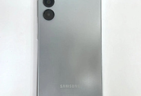 Сотовый телефон Samsung Galaxy A16 8 ГБ 256 ГБ Потёртости,скол на защите. Чехол