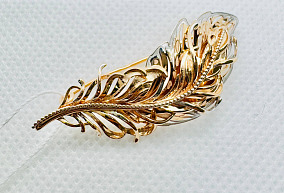 Золотая брошь