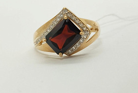 Золоое кольцо с фианитами 17 р-р